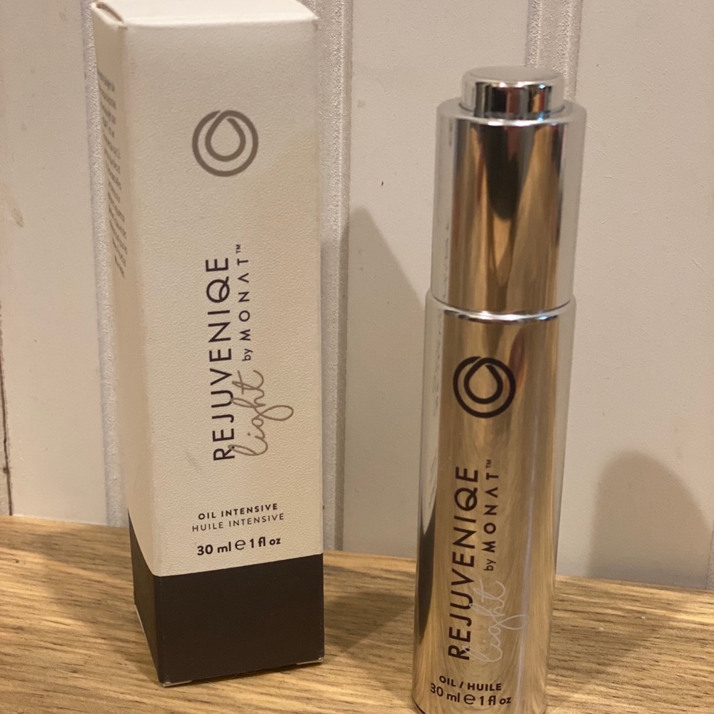 Rejuvenique light by Monat. New never used.